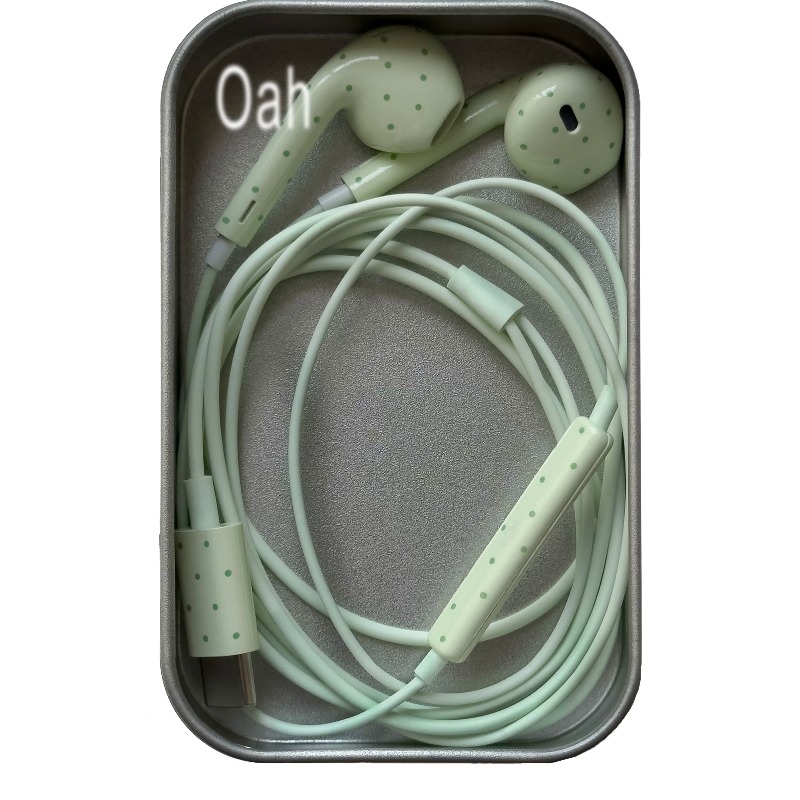 Oah Polka Dot Wired Earphones  - Earphones recension och pris