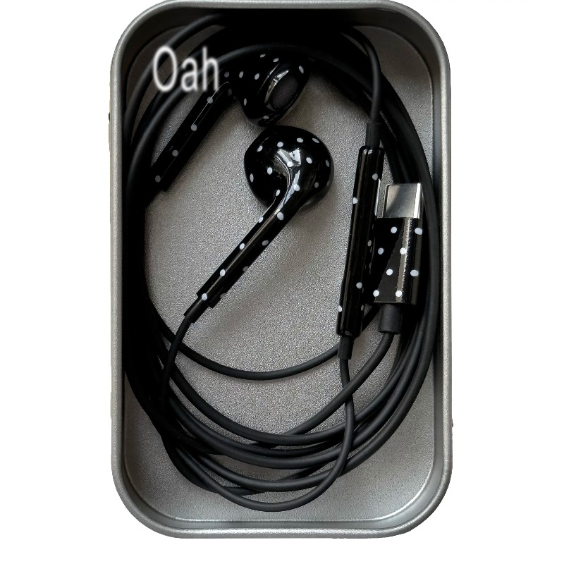 Oah Polka Dot Wired Earphones  - Earphones recension och pris